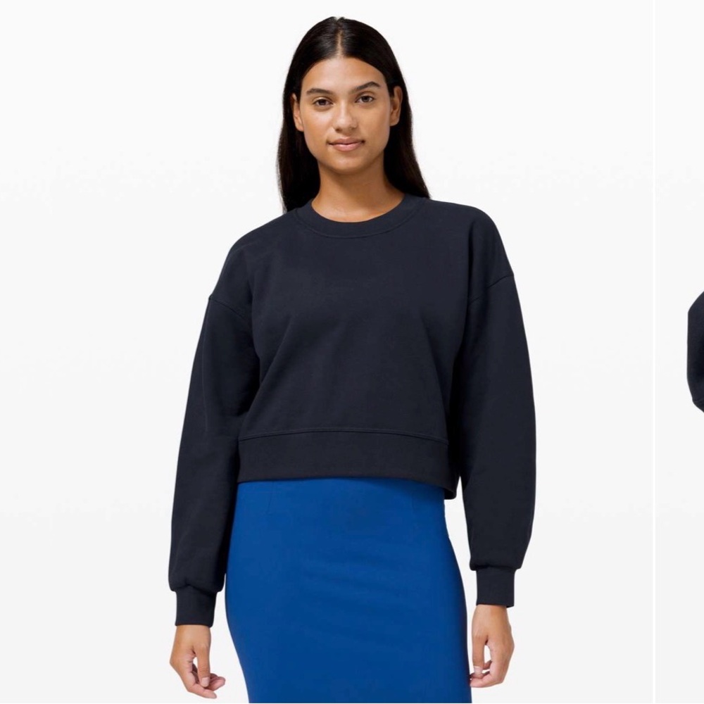 Lululemon Perfectly Oversized Crop Crew
True Navy